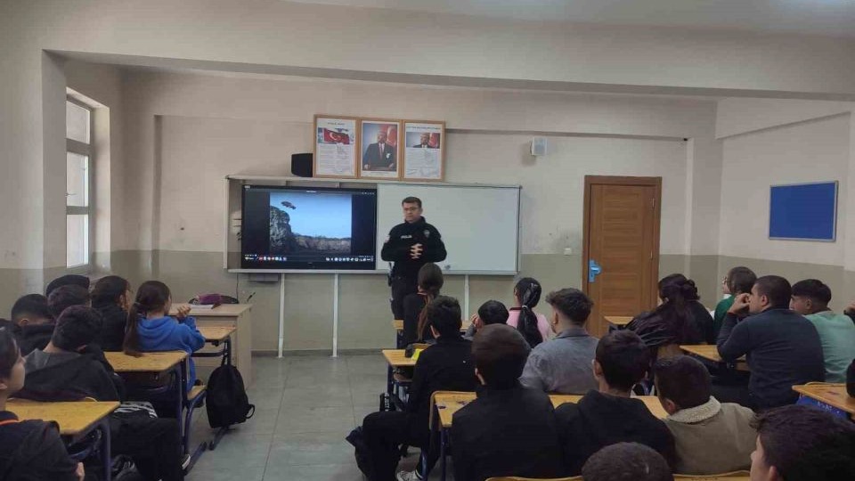 Selim’de 65 öğrenciye "Trafik Dedektifleri" eğitimi