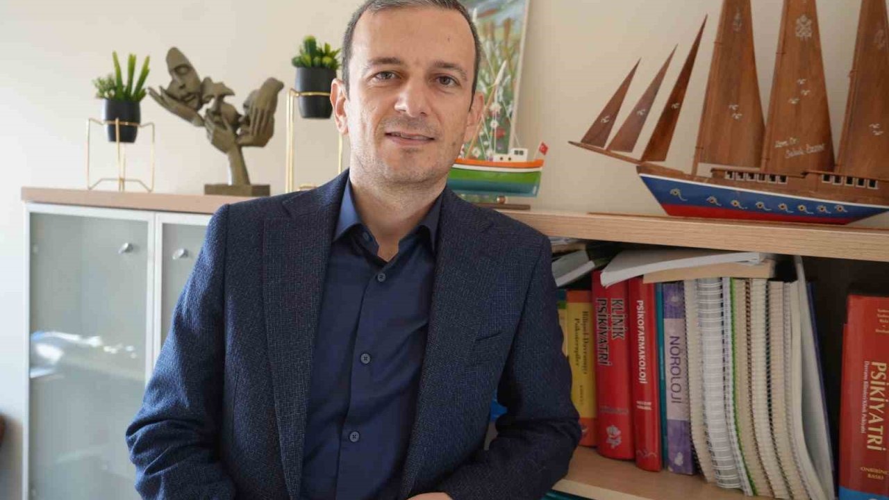 Sosyal Medyada "Mükemmel Hayat" Baskısı Özgüven Kaybına Yol Açıyor