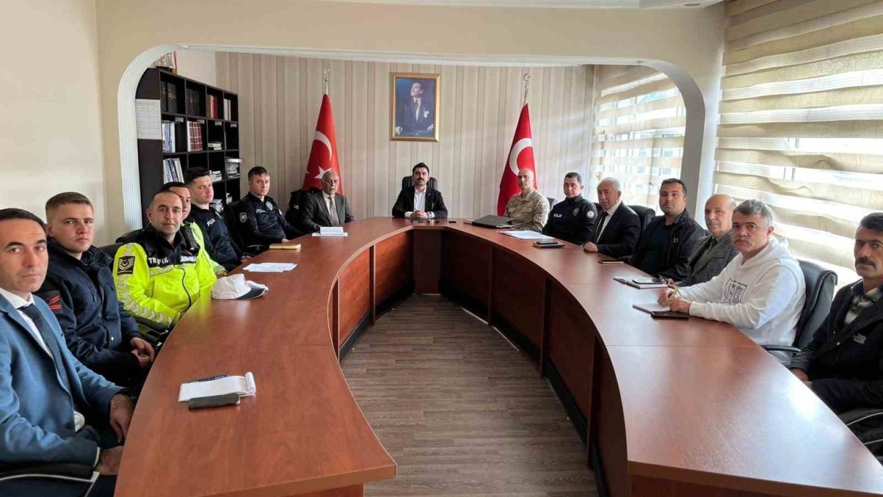 Susuz'da Kış Tedbirleri Toplantısı Gerçekleştirildi