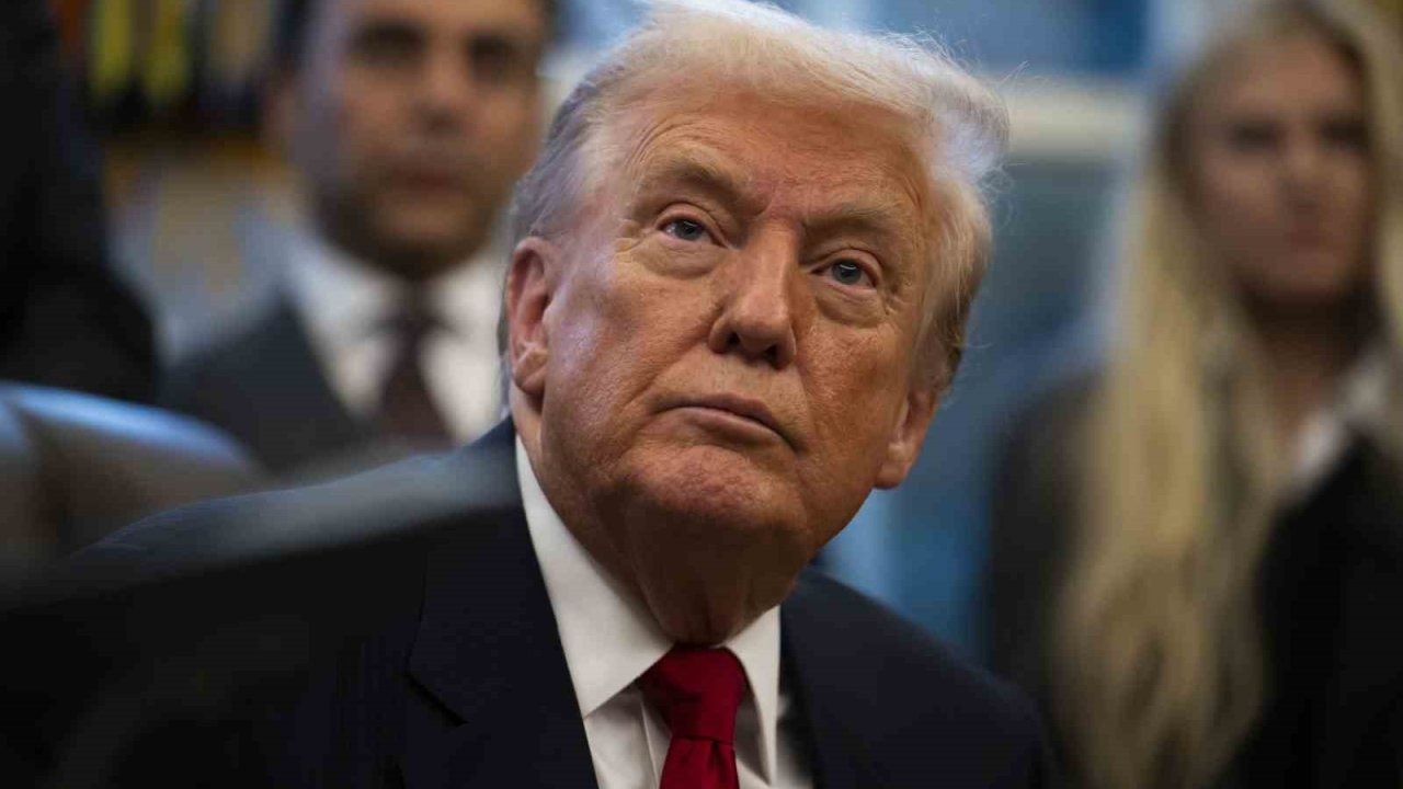 Trump, Epstein E-postalarına Cevap Verdi: "Demokratlar Başarısızlıklarını Gizlemeye Çalışıyor"