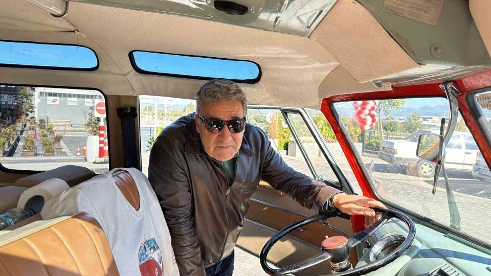Türkiye'nin Tek 21 Camlı Volkswagen Samba'sının Hikayesi