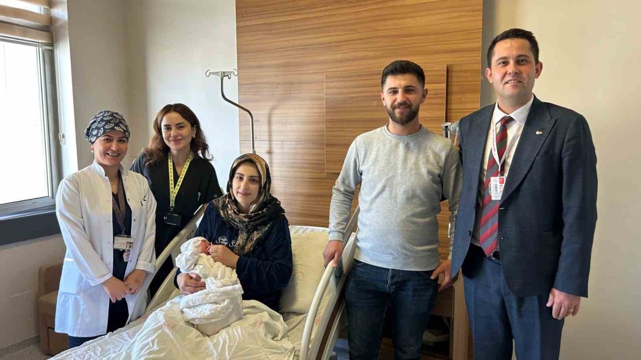 Van Eğitim ve Araştırma Hastanesi’nde "Prenses Doğum" Uygulaması Başlatıldı: Ağrısız Normal Doğum Dönemi