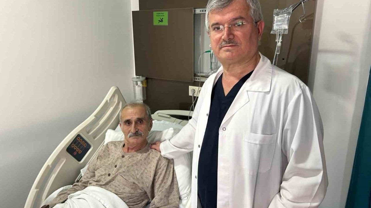 Van’da Mucize Kurtuluş: Kalbi Duran Hasta, İki Tıkalı Damar Açılıp Hayata Döndürüldü