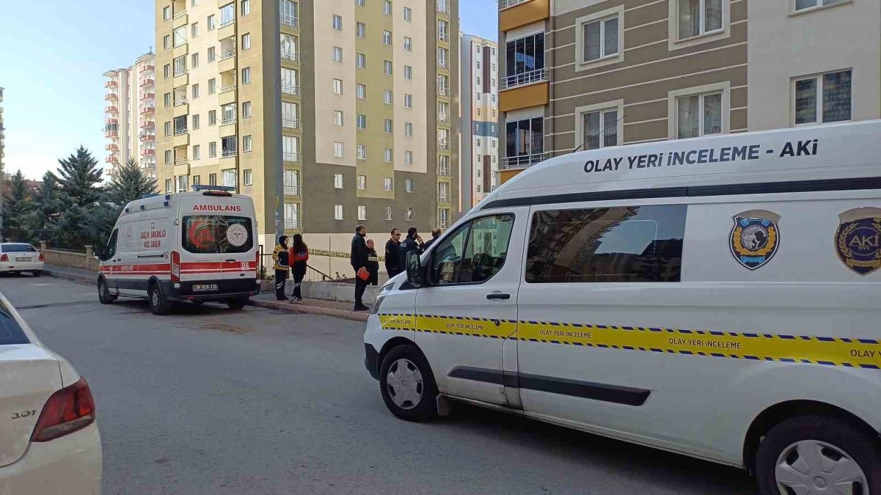 8. kattan düşen kadın hayatını kaybetti