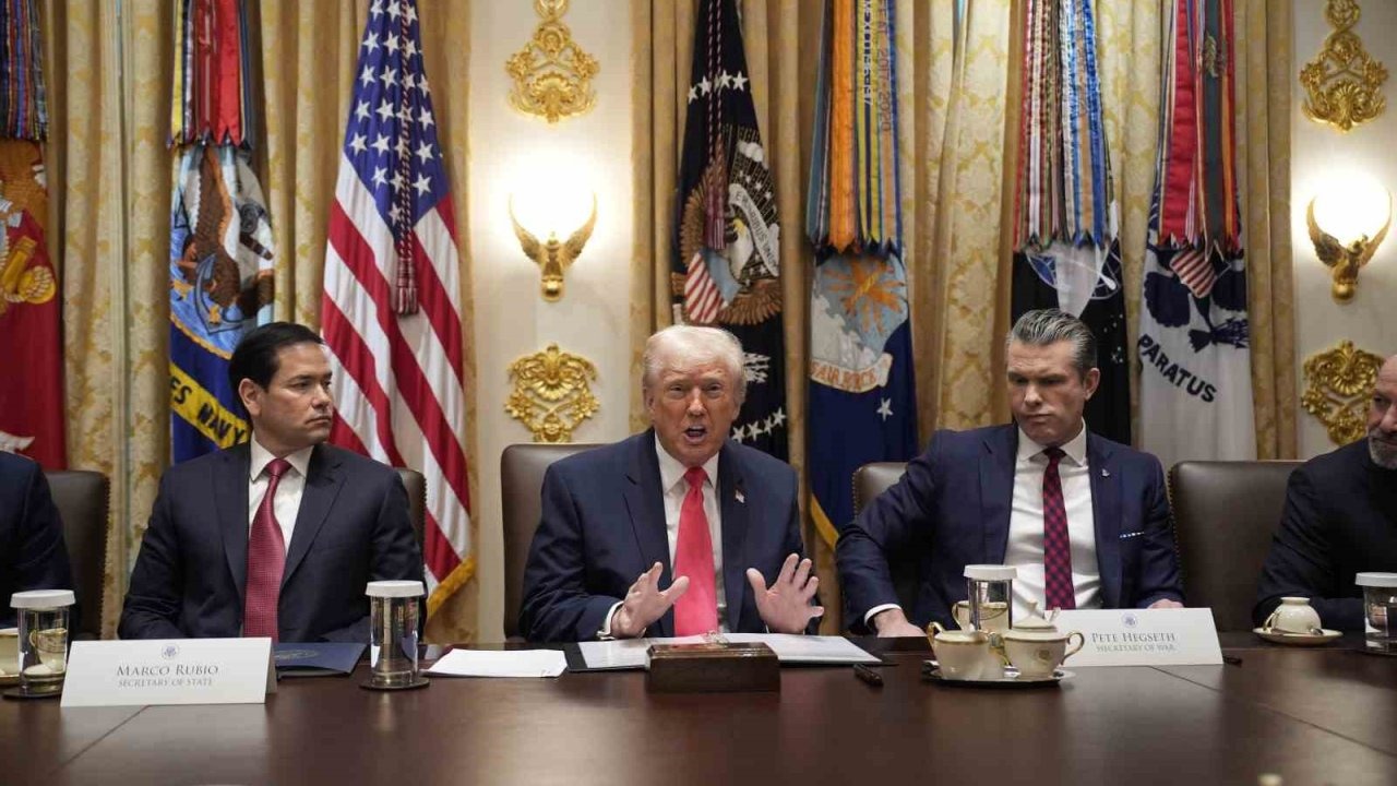 ABD Başkanı Trump'tan Uyuşturucu Kaçakçılarına Sert Mesaj: "Kara Saldırıları Yakın"