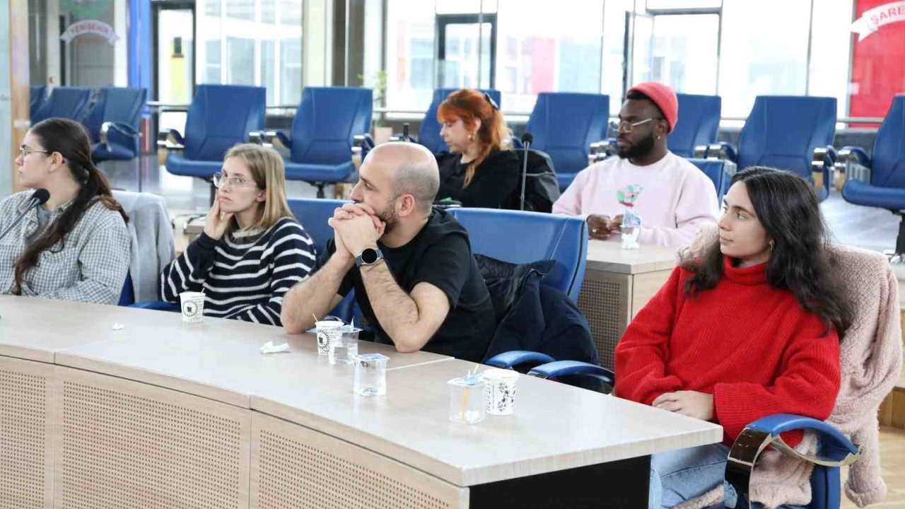 AB’ye üye 13 ülkeden gelen gençler Diyarbakır’ı gezdi