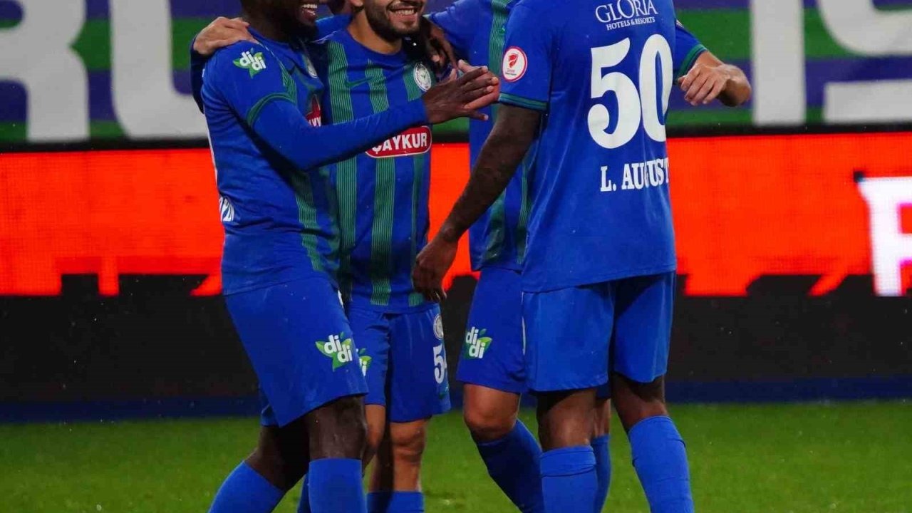Çaykur Rizespor, Pendikspor'u Gole Boğdu: 6-1'lik Skorla Tur Atladı