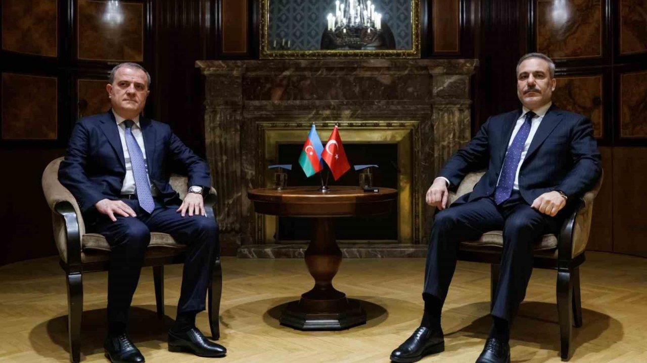 Dışişleri Bakanı Fidan, AGİT Toplantısı İçin Bulunduğu Viyana'da Azerbaycanlı Mevkidaşı Bayramov ile Görüştü