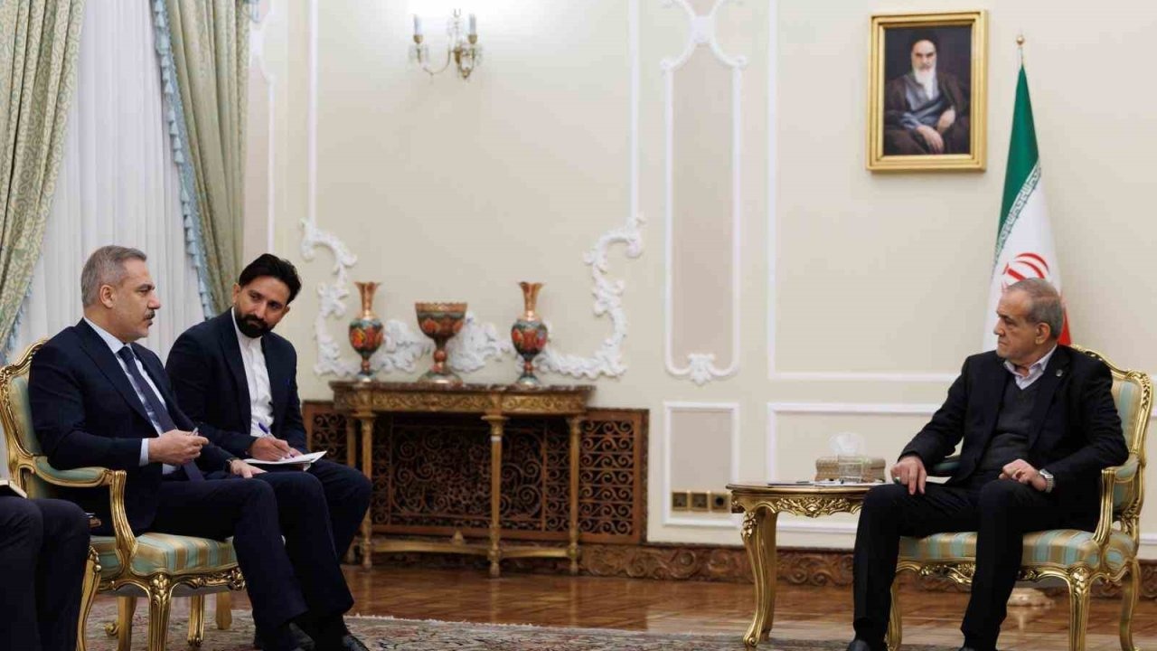 Dışişleri Bakanı Hakan Fidan, İran Cumhurbaşkanı Pezeşkiyan ile Görüştü: "İç İhtilaflar Değerli Zamanı Boşa Harcatıyor"