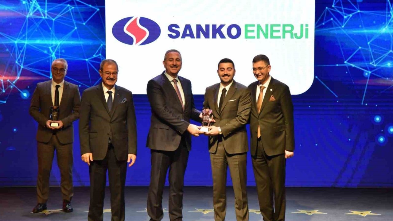 Gaziantep’in Yıldızları Ödül Töreni’nde SANKO Grubuna Dörtlü Başarı Plaketi