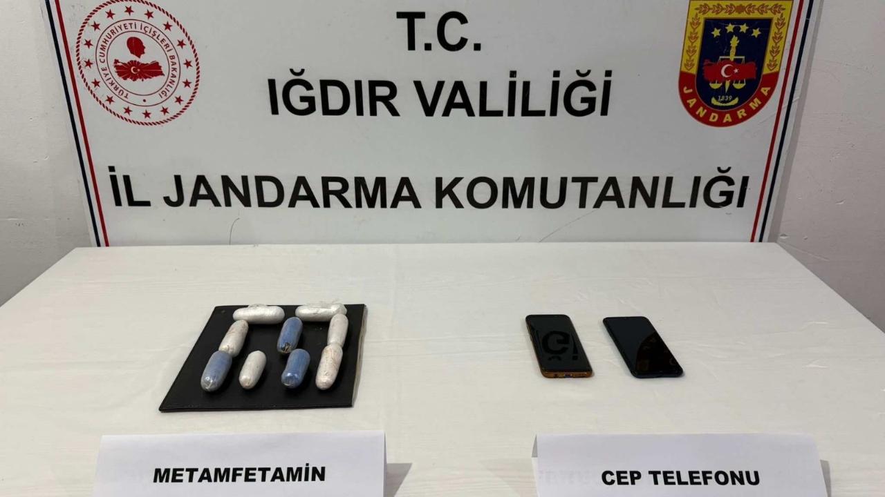 Iğdır’da Vücut Boşluğunda Uyuşturucu Taşıyan 2 İran uyruklu Şahıs Yakalandı