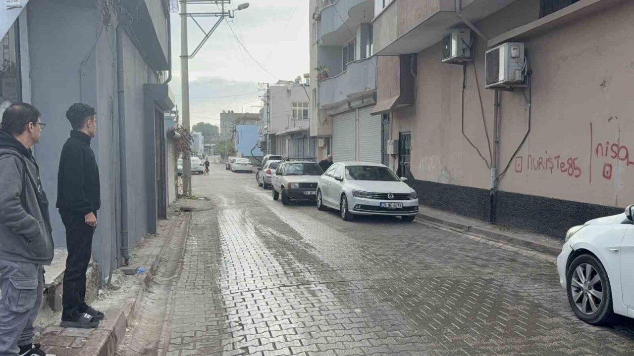 Kahvehaneciyle müşteriler arasında silahlı kavga: 2 ölü, 1 yaralı