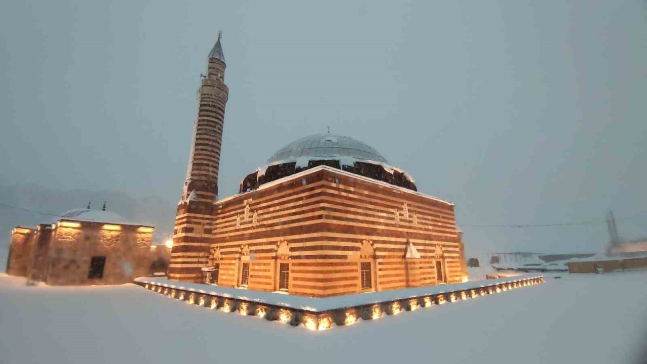 Mimar Sinan’ın Van’daki İmzası Karlar Altında: Hüsrev Paşa ve Horhor Camii