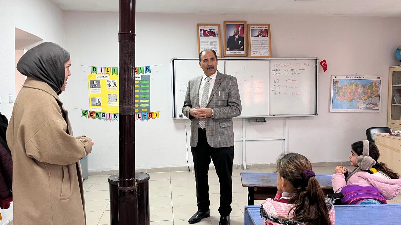 Müdür Aziz Gün’den Köy Okullarına Anlamlı Ziyaret: 'Okullar Hayallerin Yeşerdiği Yuvalardır
