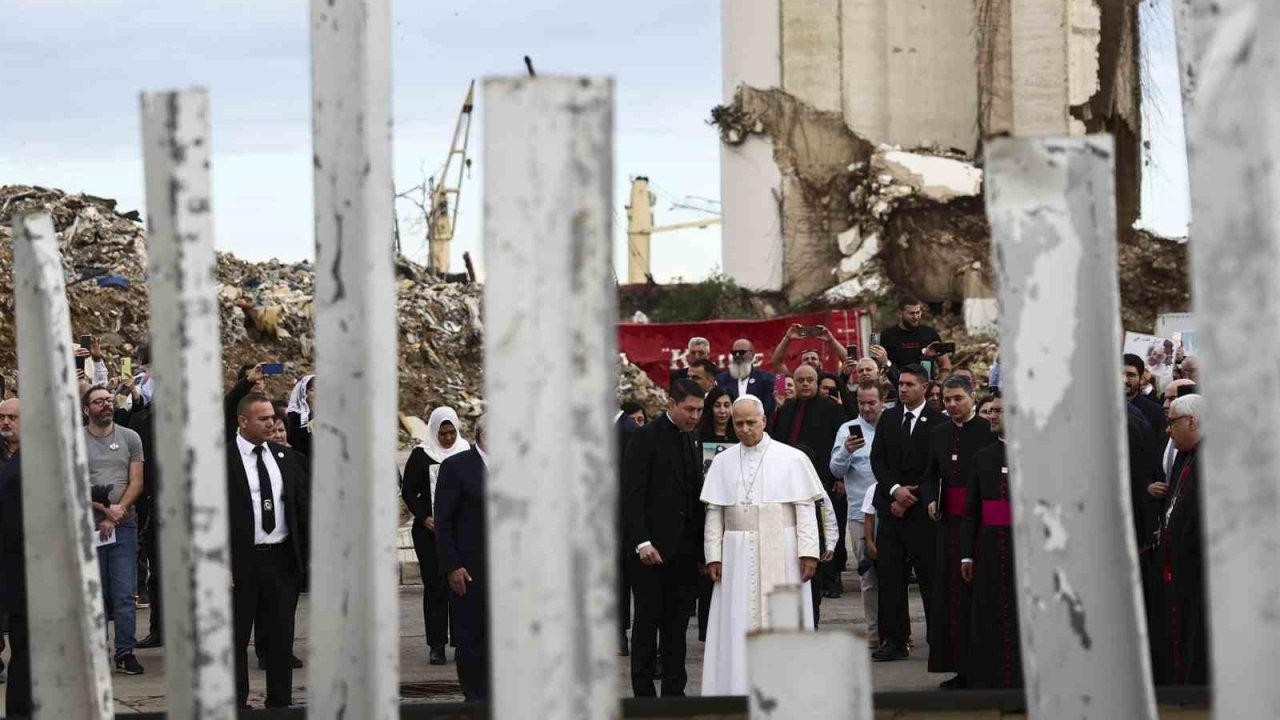 Papa 14’üncü Leo’dan Beyrut’ta 150 bin kişinin katılımıyla ayin