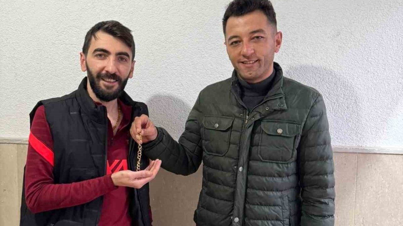 Patnos’ta Kaybolan Altın Bileklik, Jandarma Sayesinde Sahibine Ulaştı