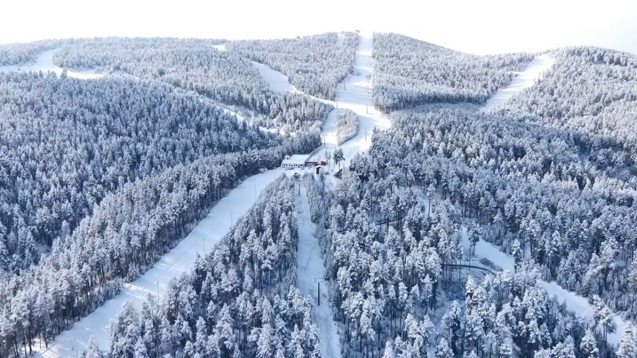 Sarıkamış Kış Masalına Dönüştü: Kar Kalınlığı 50 cm'yi Geçti