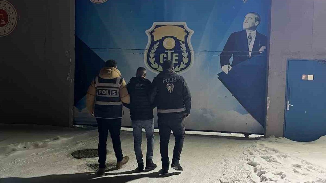 Sarıkamış’ta 'Dur' İhtarına Uymayan Hükümlü Kovalamacayla Yakalandı