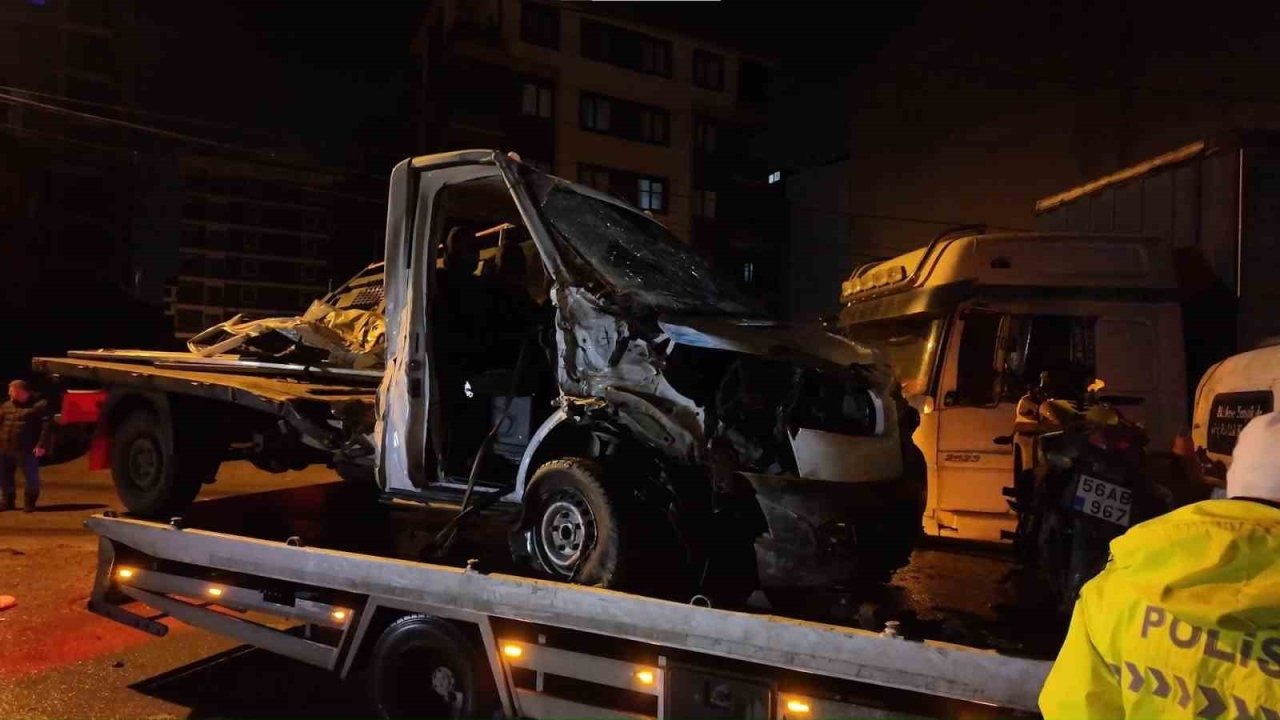 Sultanbeyli’de alkollü sürücü dehşet saçtı: 4 yaralı