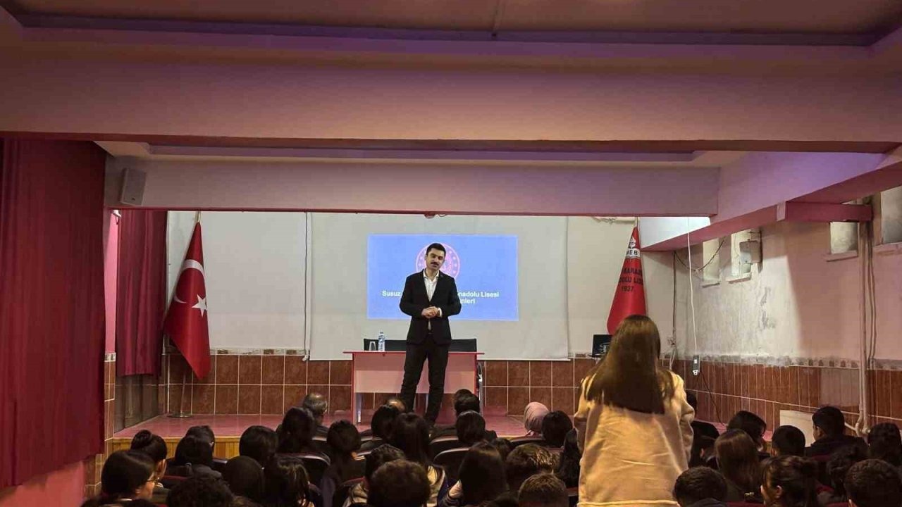 Susuz’da öğrenciler sordu, kaymakam mesleğini anlattı