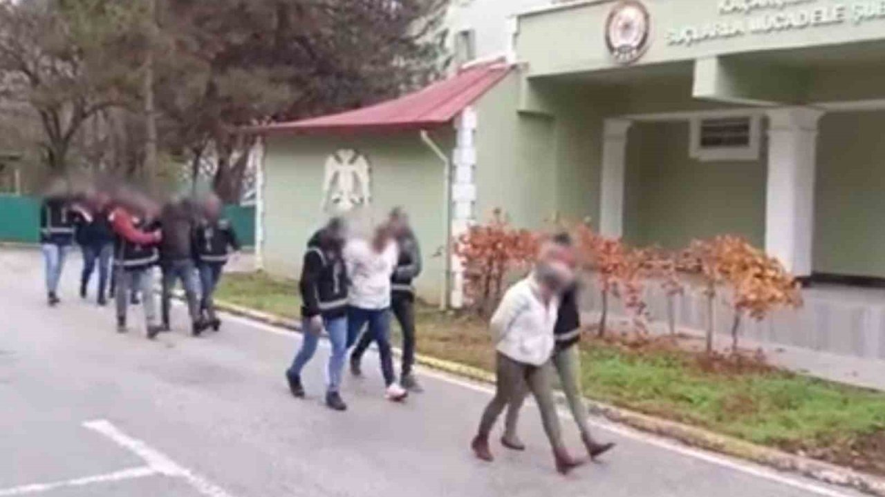 Uşak’taki tefecilik operasyonunda 3 tutuklama