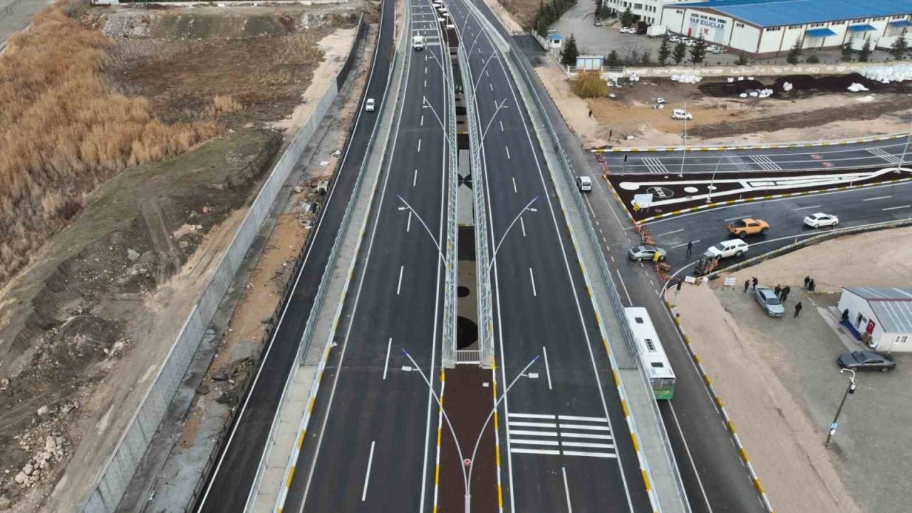 Van Çevre Yolu'nun 28 Kilometresi Yarın Trafiğe Açılıyor