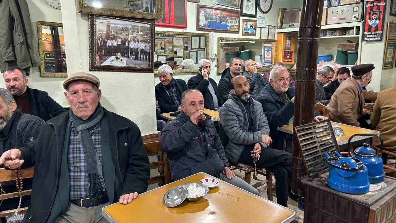 Van’ın 83 Yıllık Hafızası: Siyasetin ve Sigaranın Girmediği Nostaljik Durak