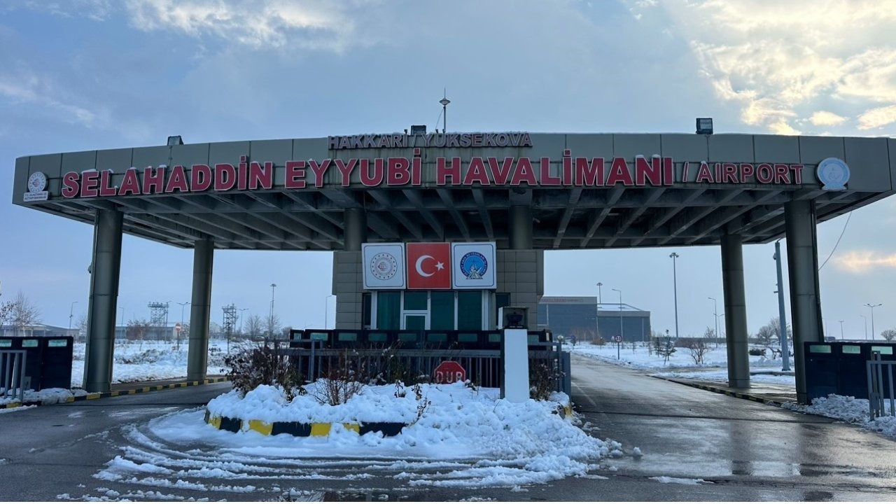 Yüksekova Selahaddin Eyyubi Havalimanı bölgenin en iyisi olma yolunda ilerliyor