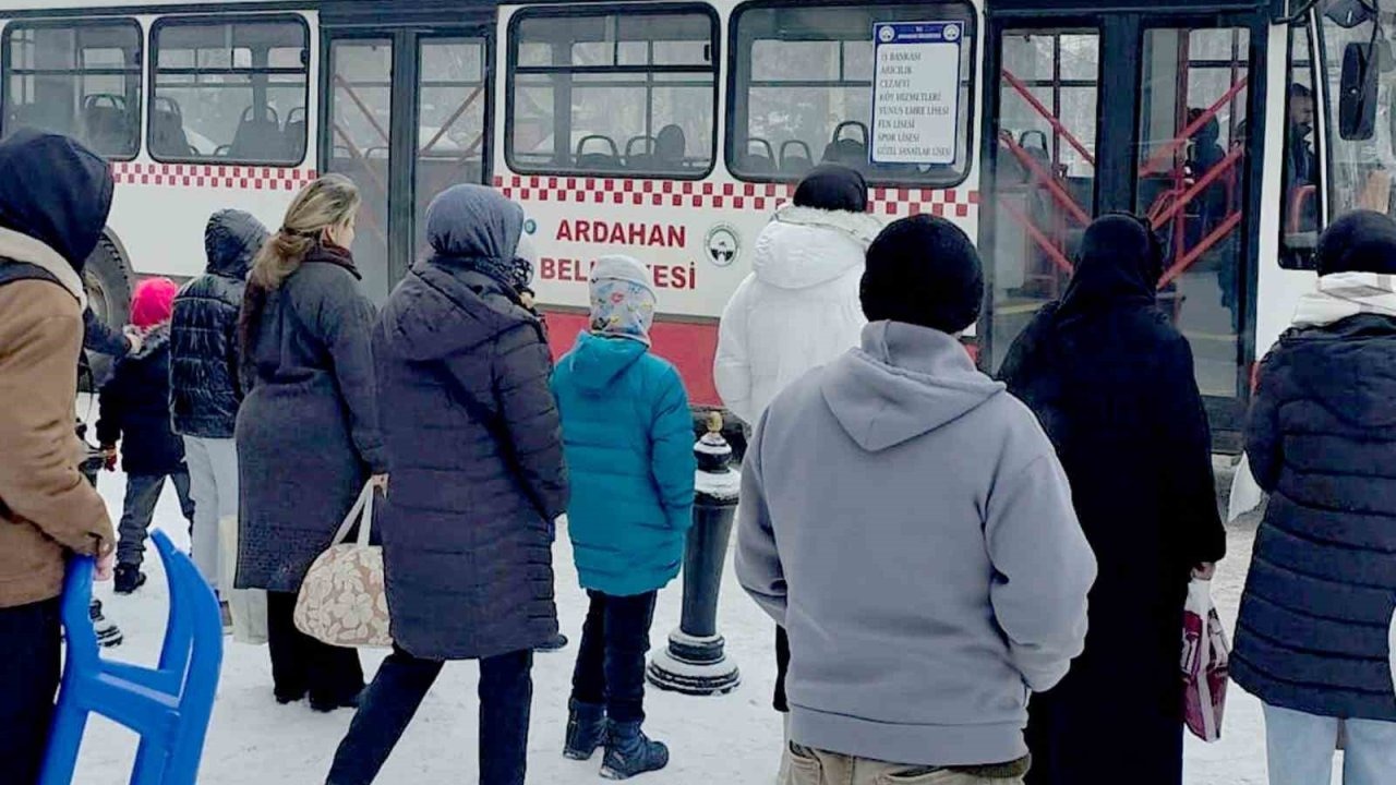 Ardahan’da Kış Sevinci: Yalnızçam Kayak Merkezi’ne Ücretsiz Ulaşım Başladı