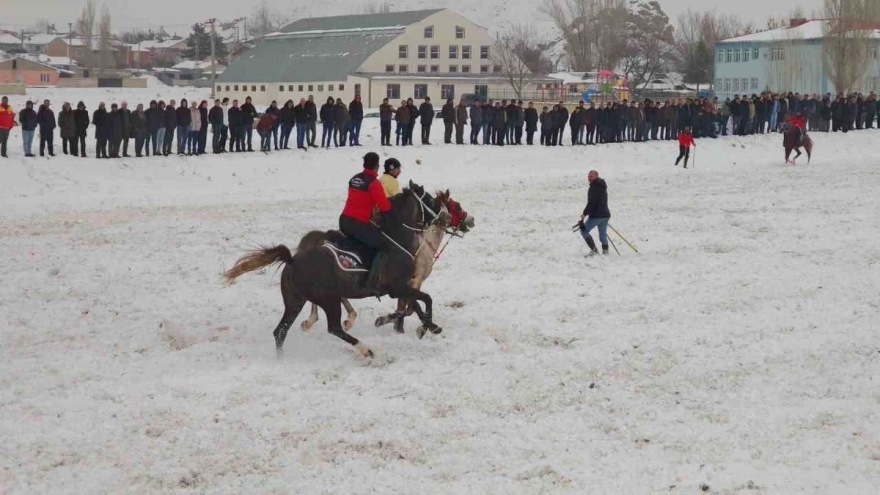 Aşkale’de Ata Sporu Coşkusu: Dostluk Müsabakası Nefes Kesti