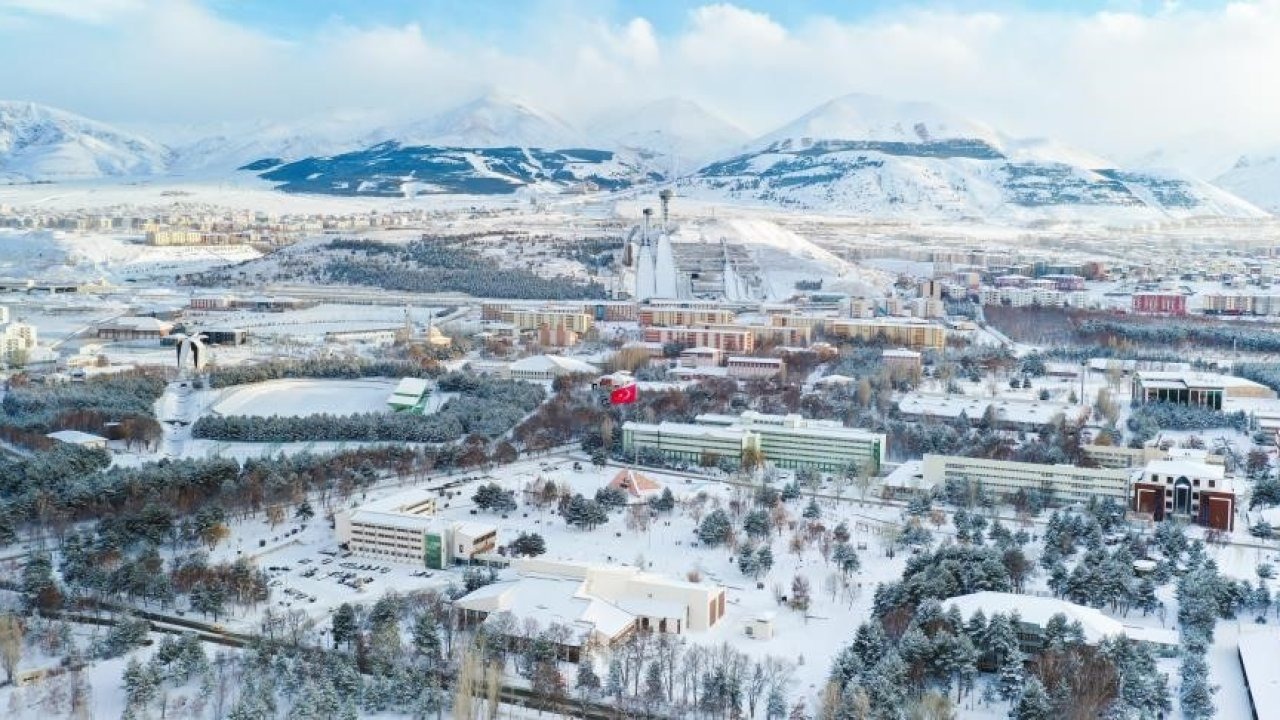 Atatürk Üniversitesi Küresel Ligde Devleşti: Yaşam Bilimlerinde Türkiye Birincisi