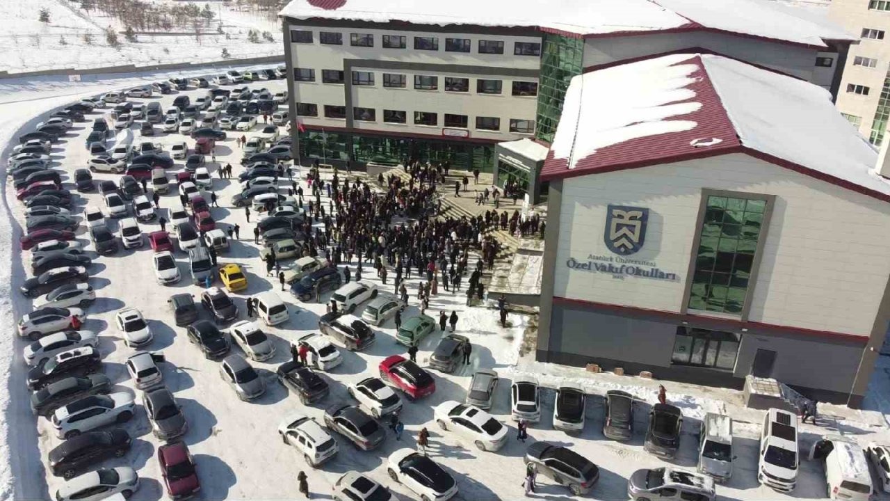 Atatürk Üniversitesi Özel Vakıf Okulları Bursluluk Sınavı'na Rekor Katılım