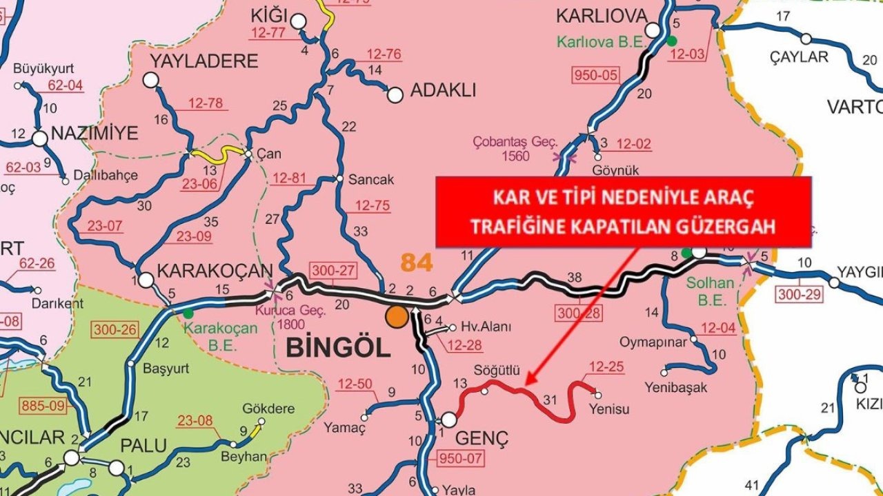 Bingöl’ün ilçesinde bir yol  trafiğe kapatıldı