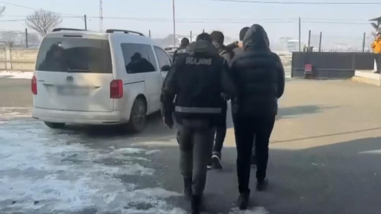 Iğdır Emniyeti'nden Peş Peşe Operasyonlar! Fuhuş Taciri Tutuklandı, Baskınlarda Külçe Altın Ele Geçirildi!