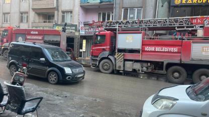 Iğdır’da Apartman Boşluğunda Yangın Paniği