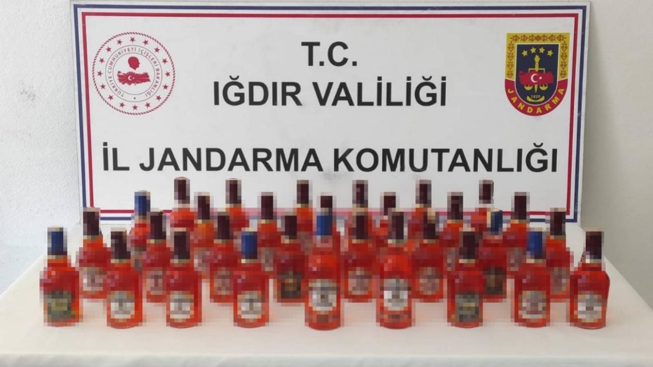 Iğdır'da Kargo Operasyonu! İstanbul'dan Gelen Kaçak Alkoller Jandarmaya Takıldı