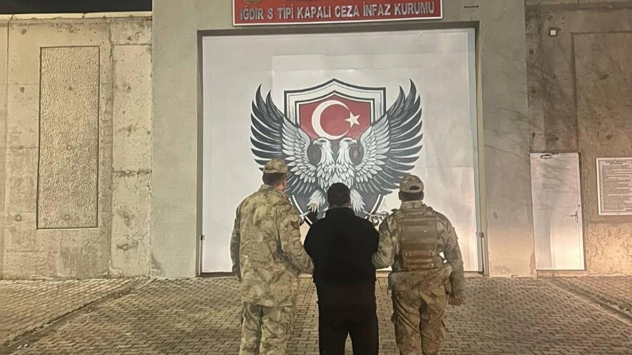 Iğdır'da Sınırda Yakalandı! Aranan Eski İcra Müdür Yardımcısı Cezaevine Gönderildi