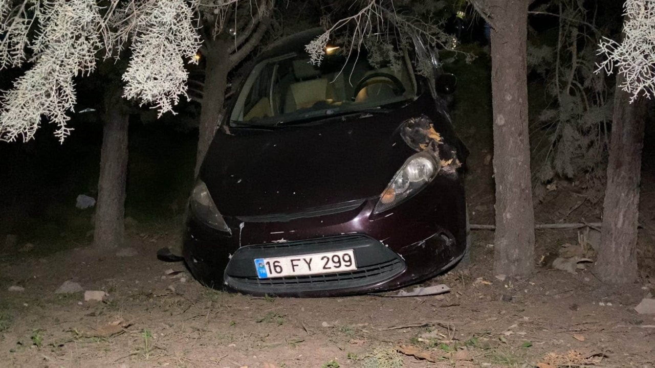 Kazadan sonra panik yaptı, alışveriş merkezinin bahçesine uçtu