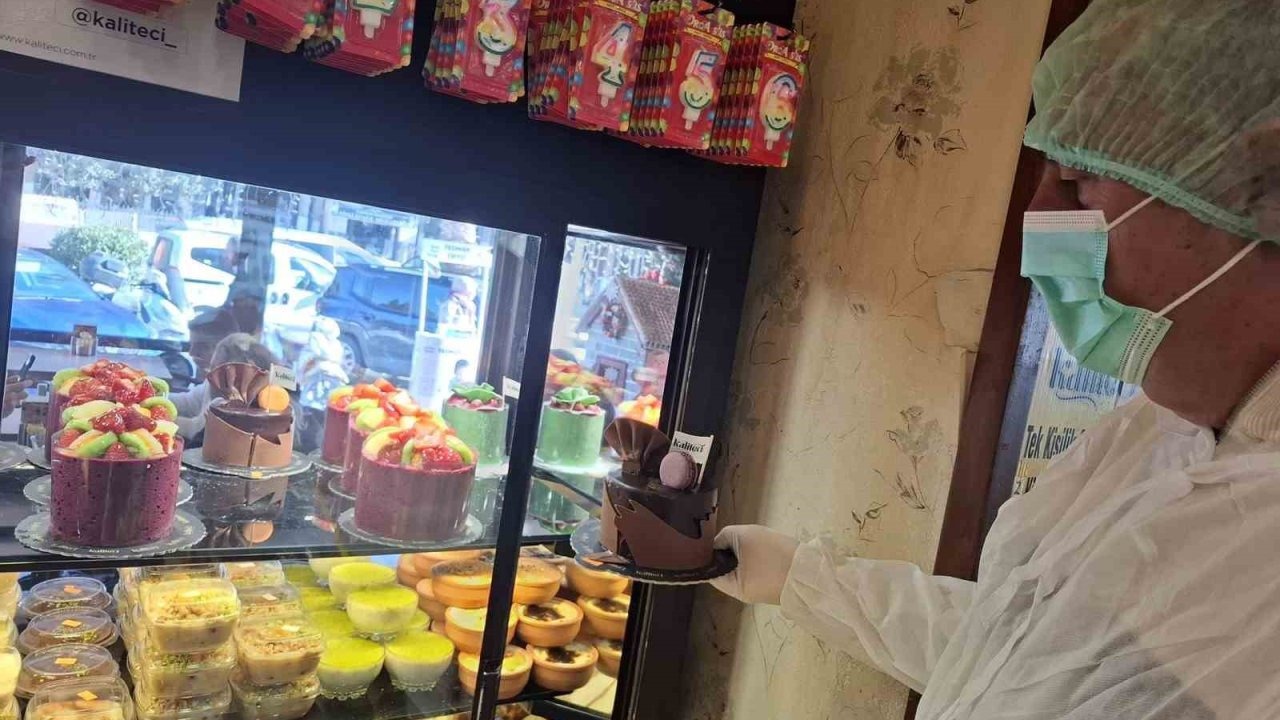 Kuşadası’nda yaş pastalar mercek altında