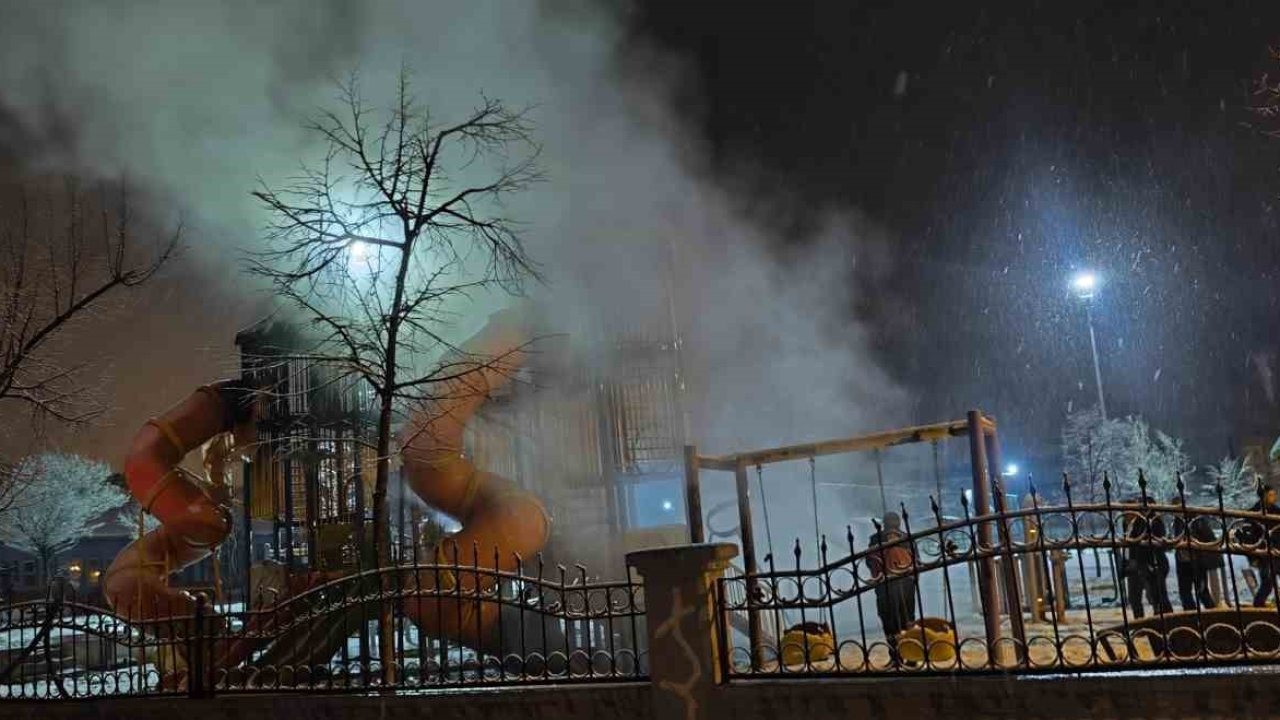 Van’da Çocuk Parkı Magandaların Hedefi Oldu