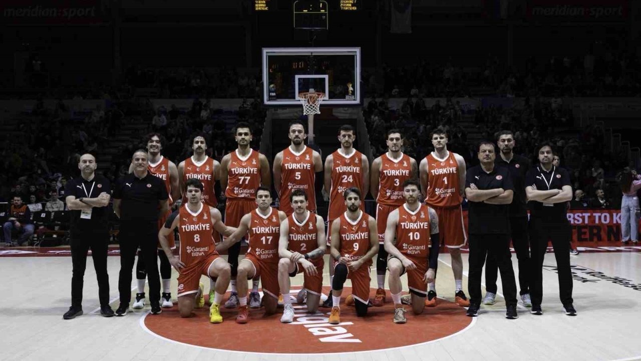 12 Dev Adam Sırbistan Deplasmanında Güldü