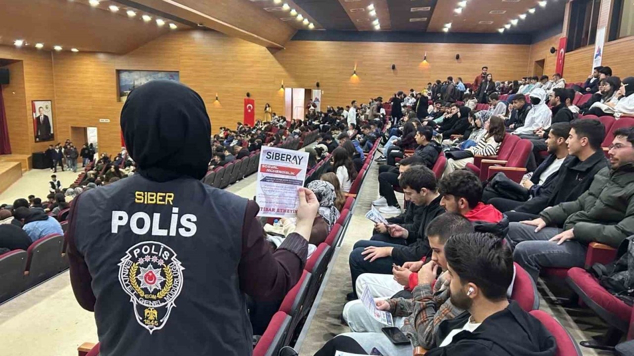 Ağrı Emniyetinden Siber Suçlara Karşı Eğitim Seferberliği