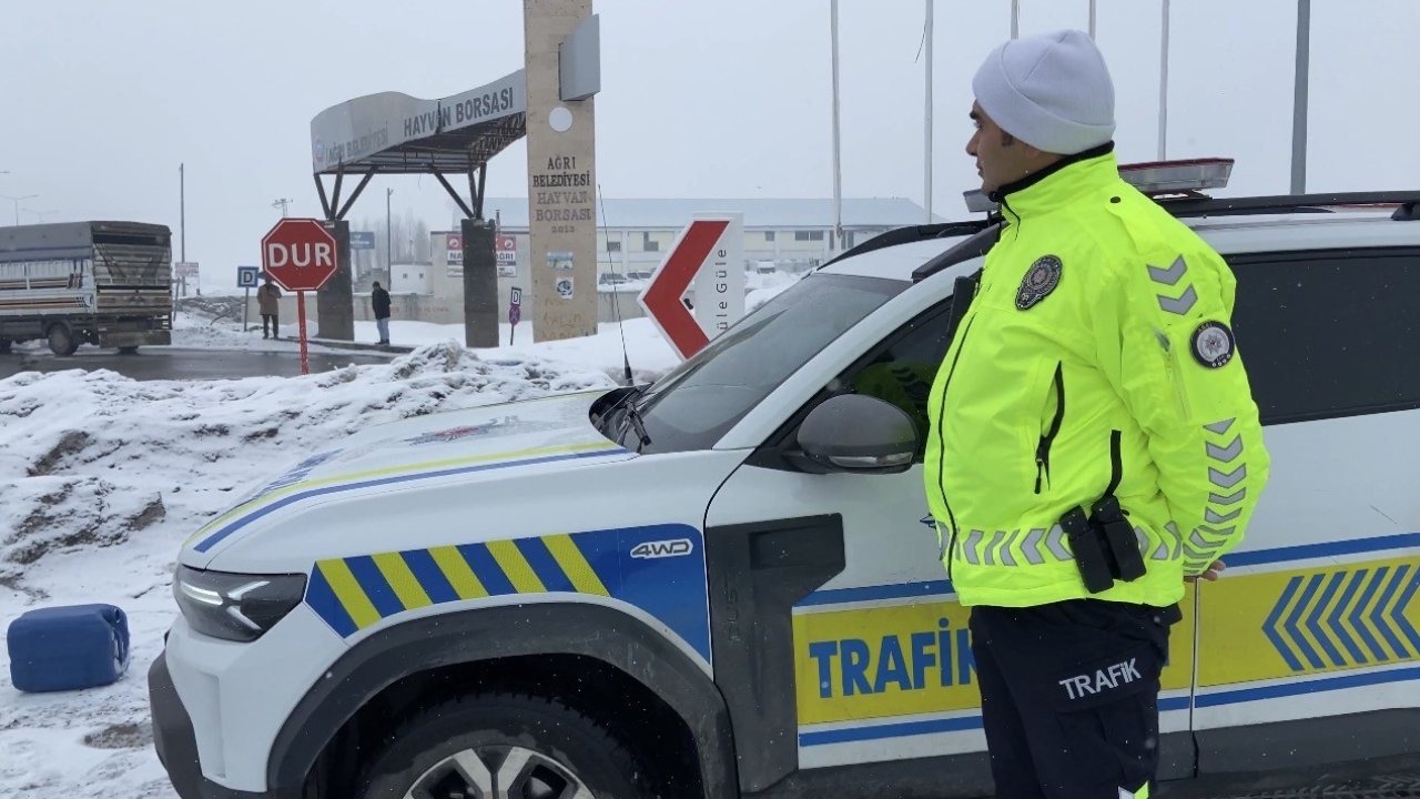 Ağrı Hayvan Borsası’nda Trafik Denetimi: Güvenli Akış Sağlanıyor