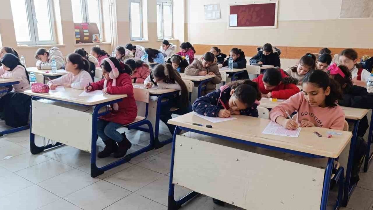 Ağrı’da Siyer Yarışması Heyecanı: Engeller Peygamber Sevgisine Engel Olamadı