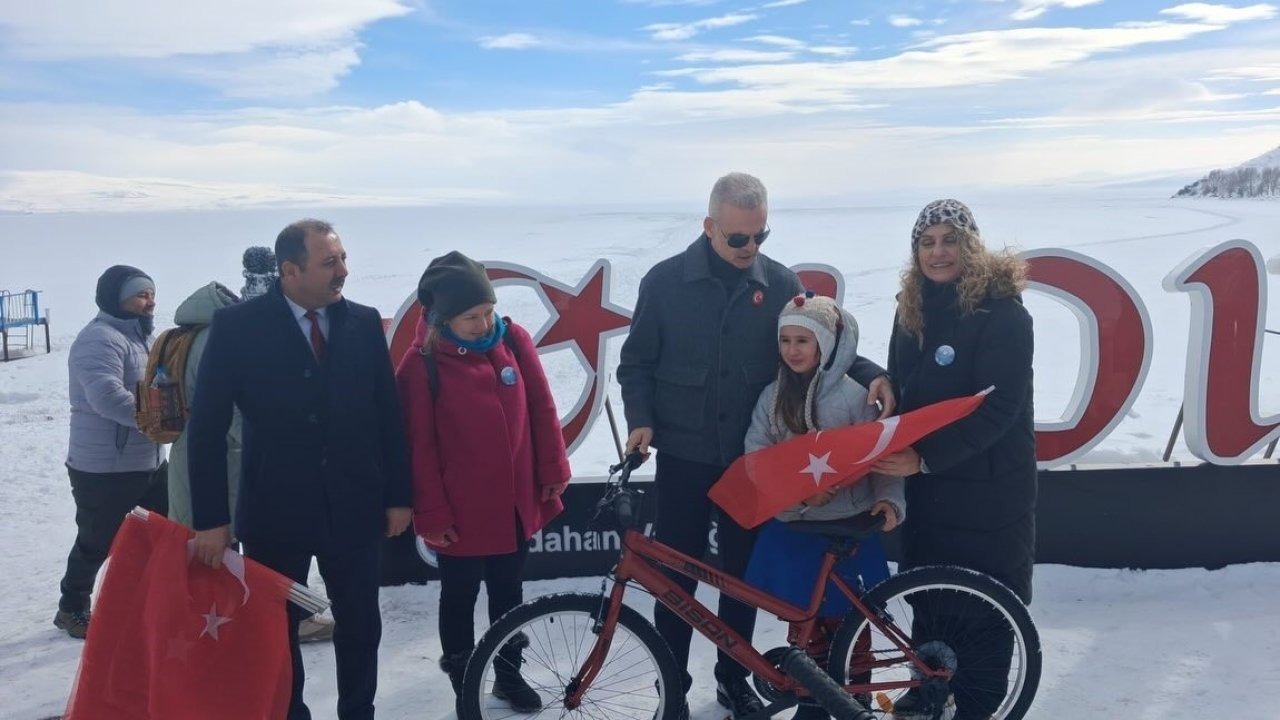 Çıldırlı Öğrencilerin Bisiklet Sevinci: Askıda Bisiklet Derneği Geleceği Pedallatıyor