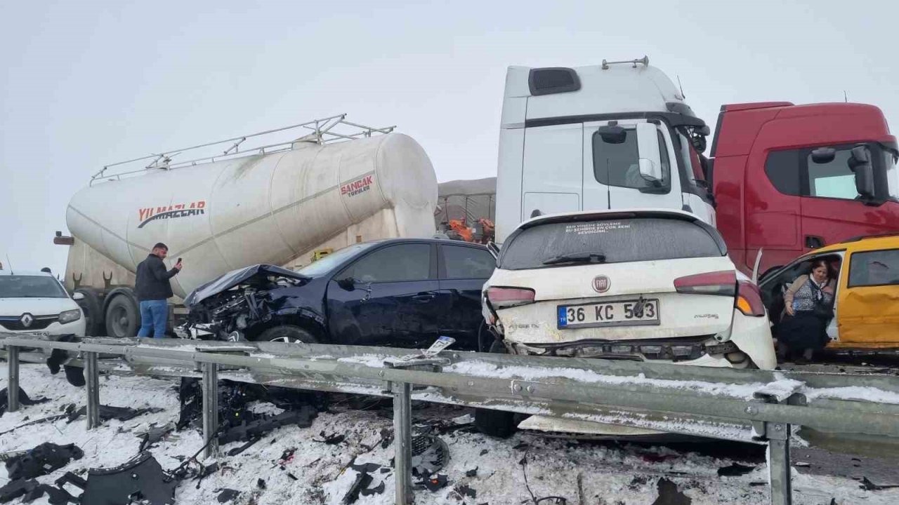 Erzurum’da Zincirleme Kaza: Aşkale’de Yoğun Sis ve Buzlanma Faciası