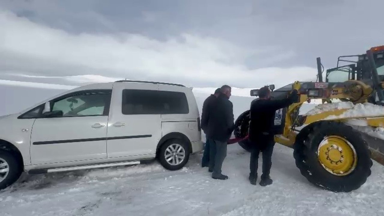 Karayazı’da 3 Saatlik Kar Esareti: Ekipler Seferber Oldu