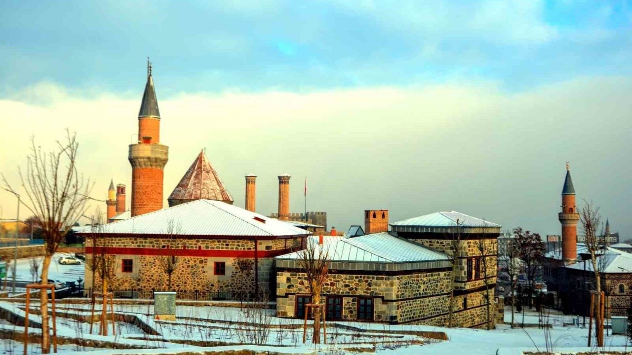 Narman Müftüsü’nden Tarihi Telgraf: "Vatan Müdafaası Hepimizin Borcudur"