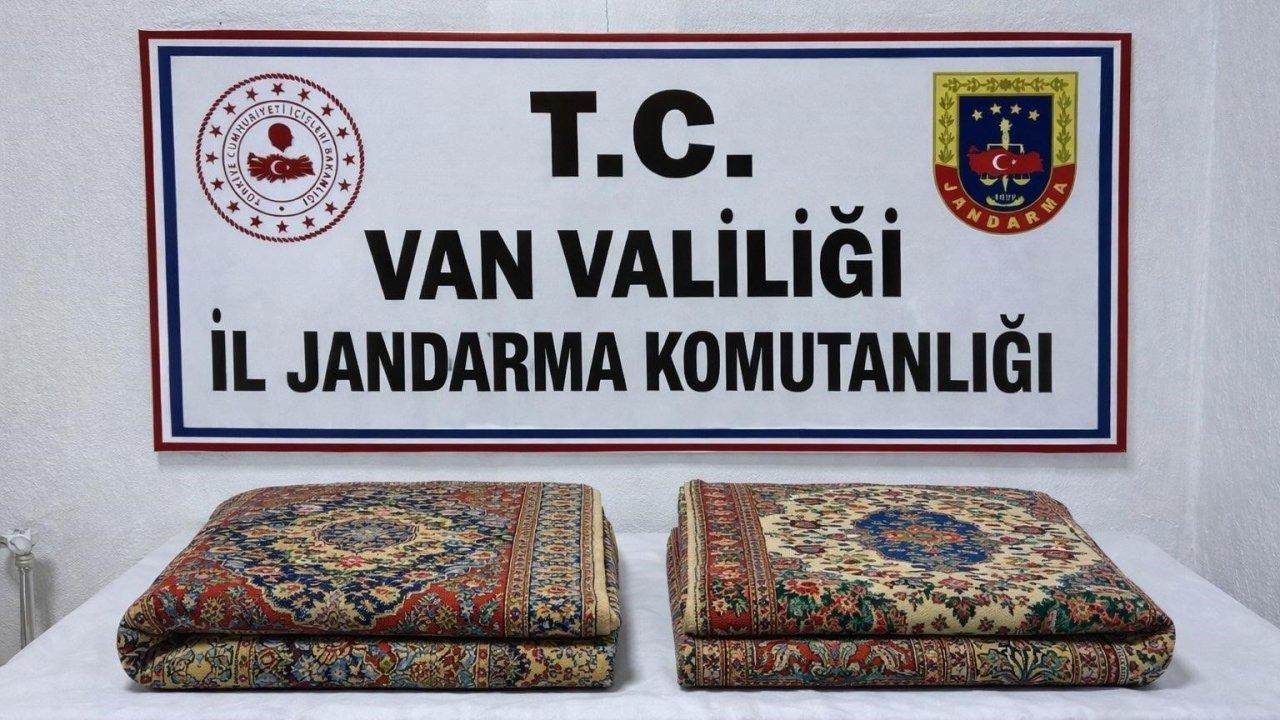 Van Saray’da Dev Operasyon: 1 Milyon 200 Bin TL Değerinde Kaçak Halı Ele Geçirildi