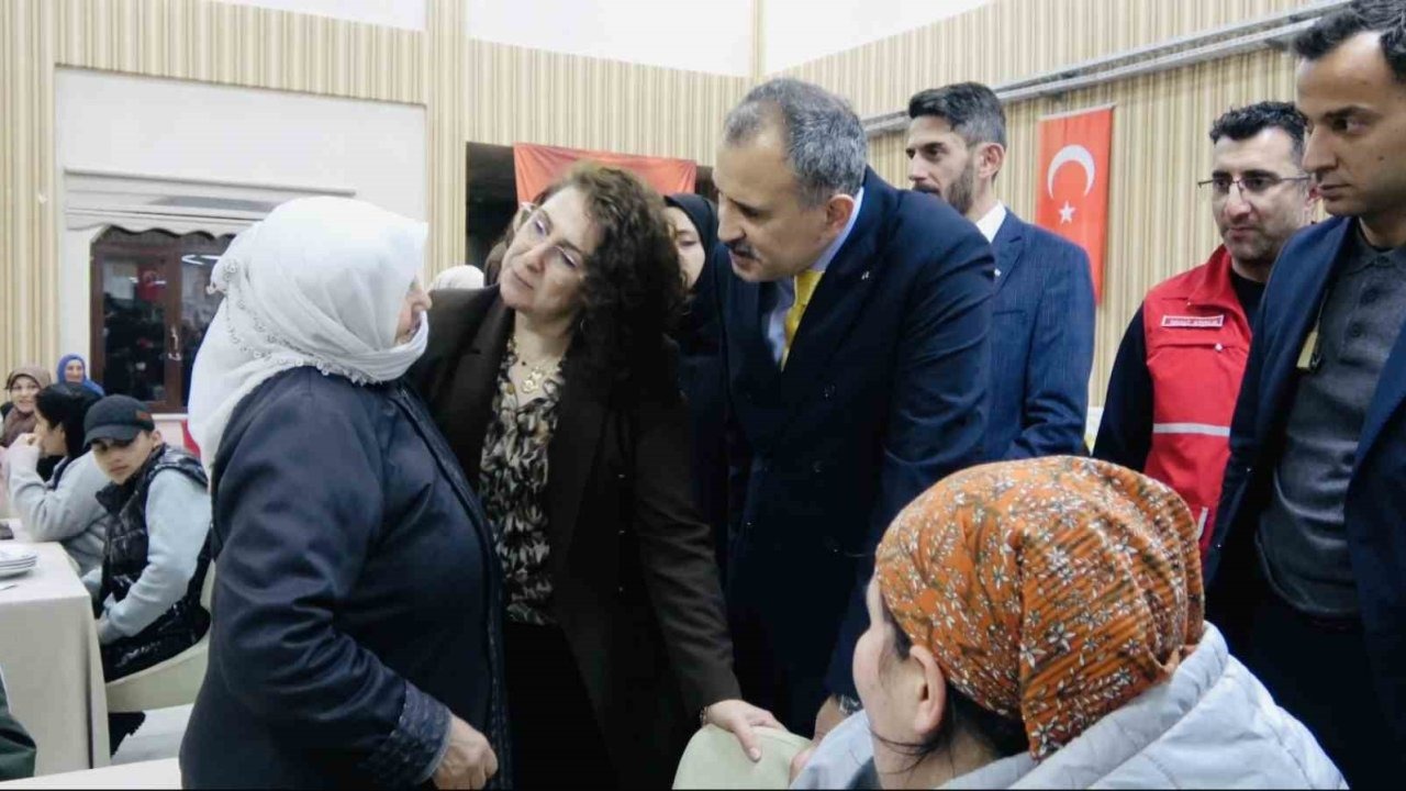 Ağrı Valiliği Dünya Yetimler Gününde İftar Programı Düzenledi